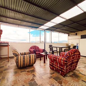 hermoso-apartaestudio-a-10-minutos-del-aeropuerto.hotels-bogota.net/